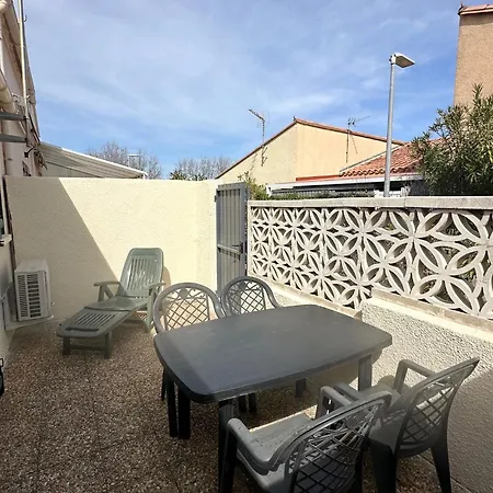 Дом отдыха Maisonnette Bord De Lagune Et St Cyprien Сен-Сиприен